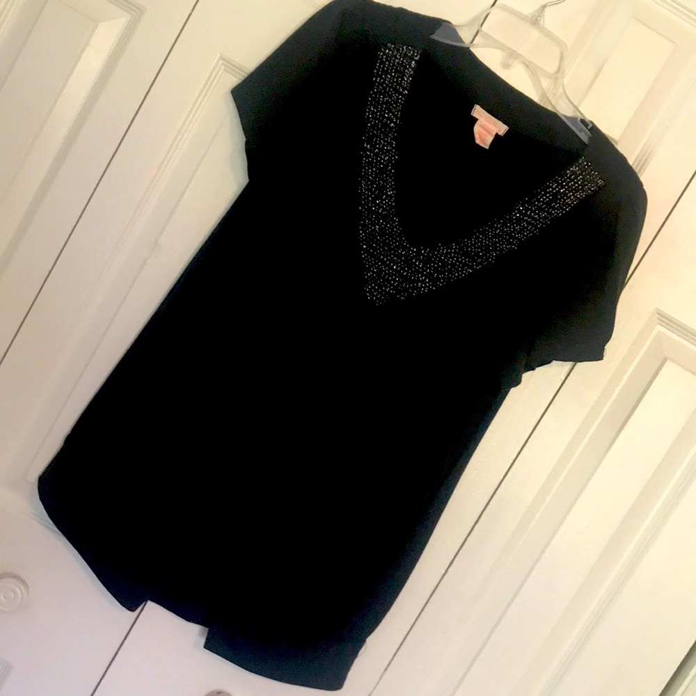 Ladies black blouse, polyester/rayon/spandex-guaranteed comfy. Short sleeves - Picture 2 of 6